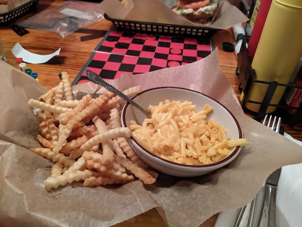 Kids Mac and Cheese with Fries